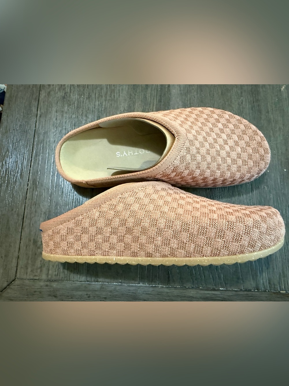 Rothy’s Women's Slip-On Mules in Peach Knit Checker Pattern - Picture 2 of 2